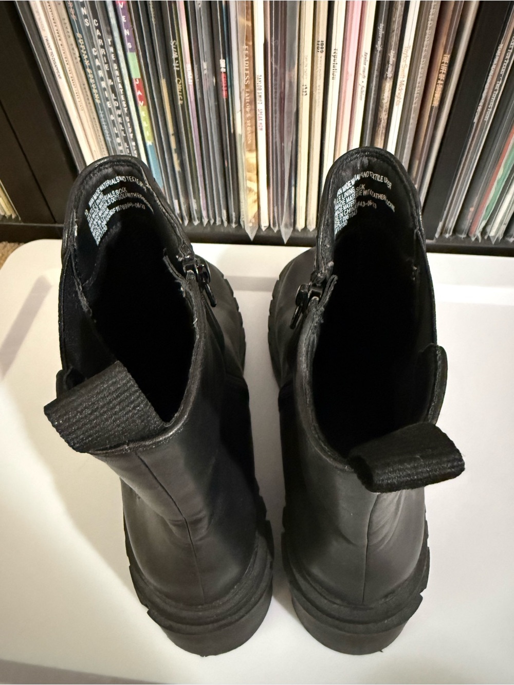 Black Women's Chunky Chelsea Boots - Sleek Platform Style - Picture 4 of 4